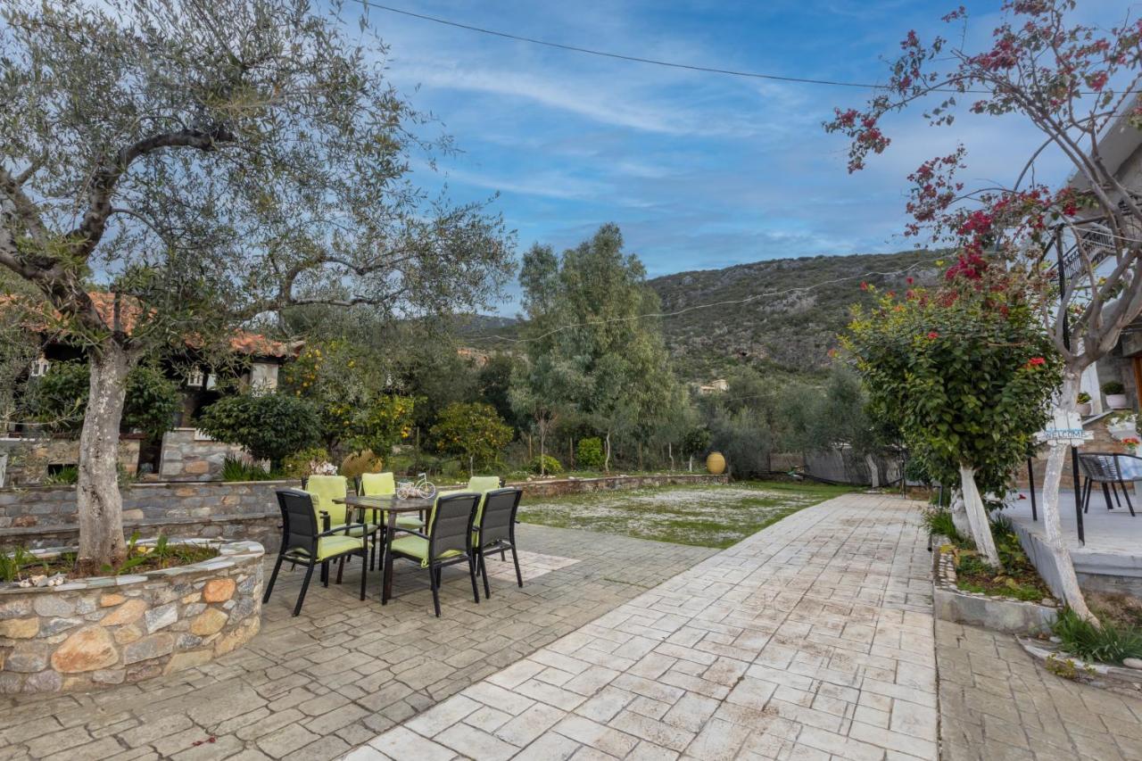 Paradeisos Kardamyli Exterior photo