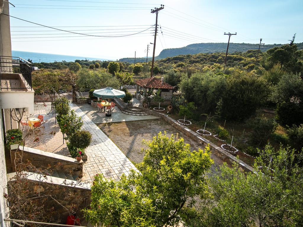 Paradeisos Kardamyli Exterior photo